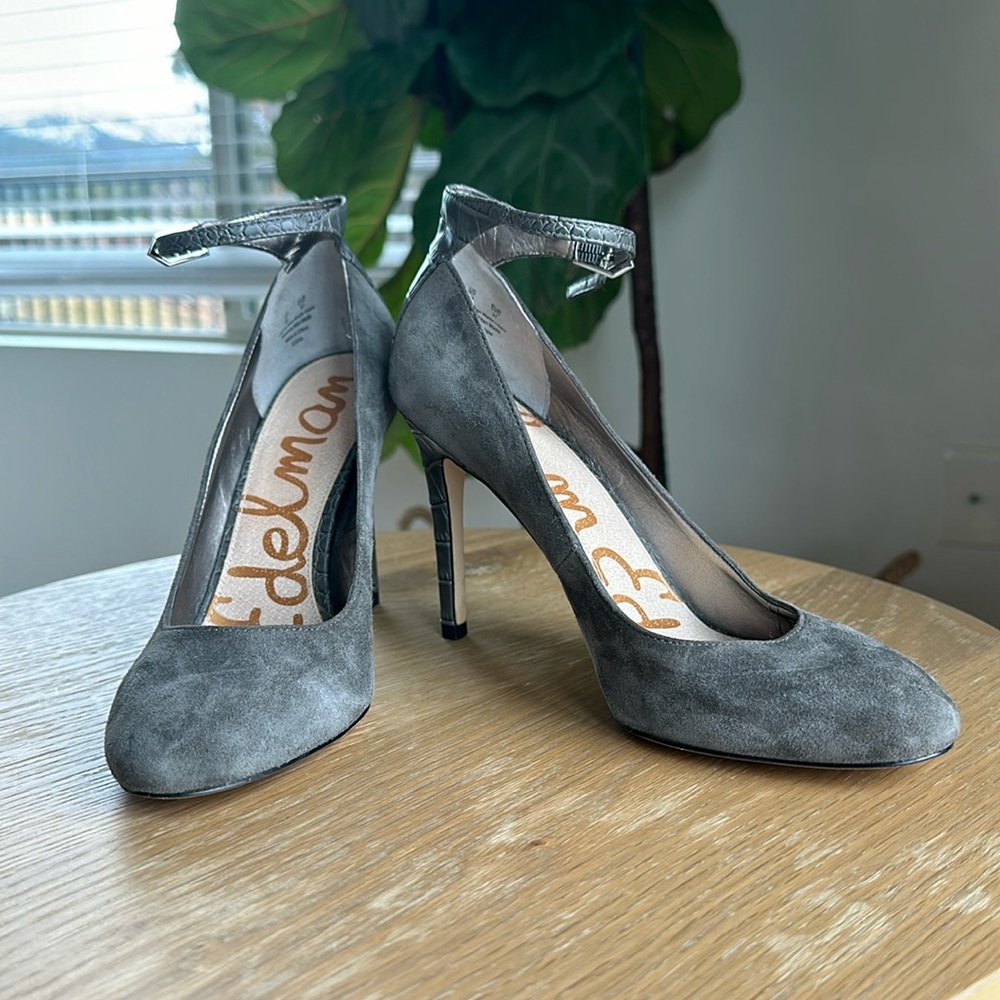 Sam Edelman Ciara Grey Suede/ Croc Leather Ankle Strap Heels Sz 7